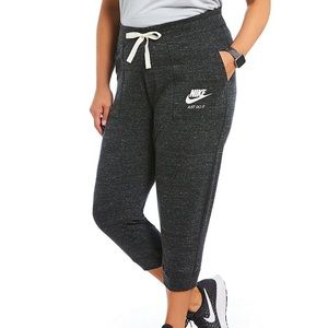 Nike Capri Pants